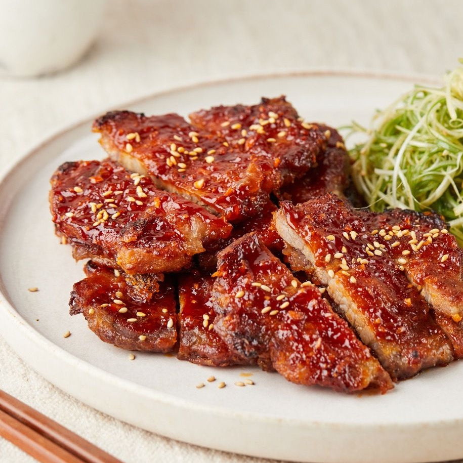 매콤한 돼지목살 양념구이 밀키트